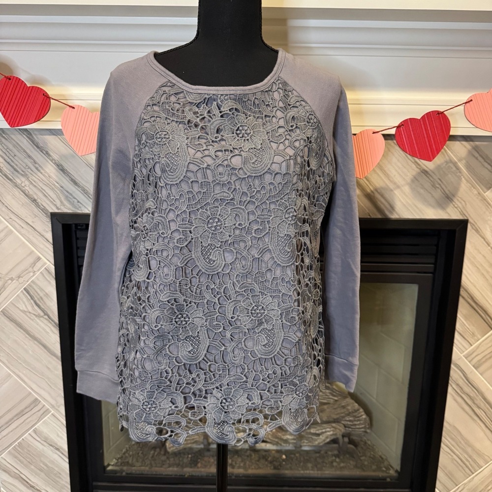 Adrianna Papell Lacie Accent  Long Sleeve‎ Gray Pullover Comfy Sweatshirt Medium